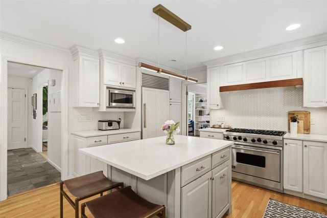 5 Diane Court, Katonah, NY 10536