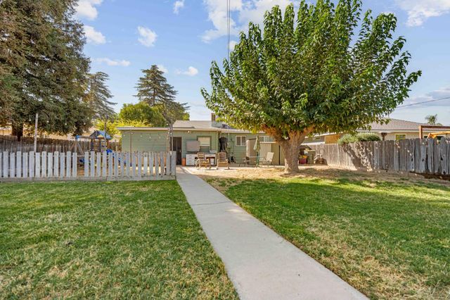 229 Kavanagh Ave, Modesto, CA 95350