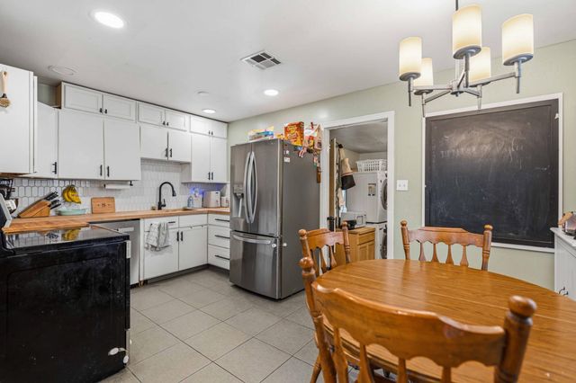 229 Kavanagh Ave, Modesto, CA 95350
