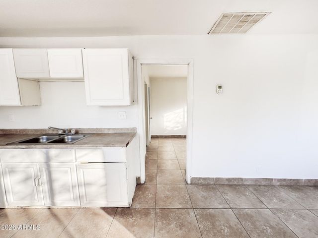 1834 E YALE Street, Phoenix, AZ 85006