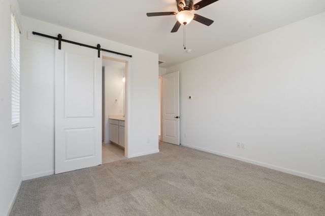 705 Chestnut Bnd, Dickson, TN 37055