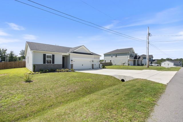 705 Chestnut Bnd, Dickson, TN 37055