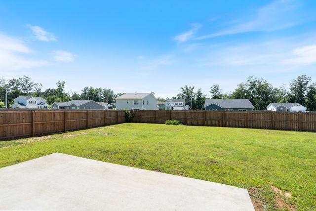 705 Chestnut Bnd, Dickson, TN 37055