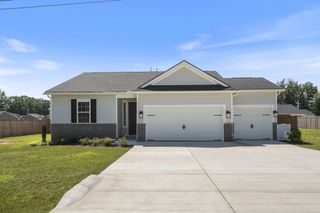 705 Chestnut Bnd, Dickson, TN 37055