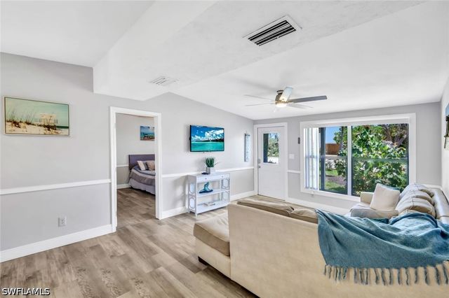 2047 Harbor LN, Naples, FL 34104