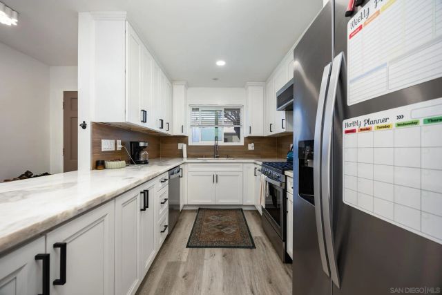 810 E Washington Ave Unit E, Escondido, CA 92025