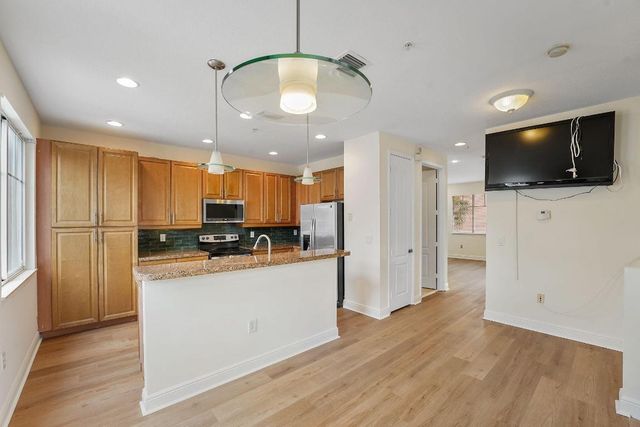 560 NW 39th Circle 560, Boca Raton, FL 33431