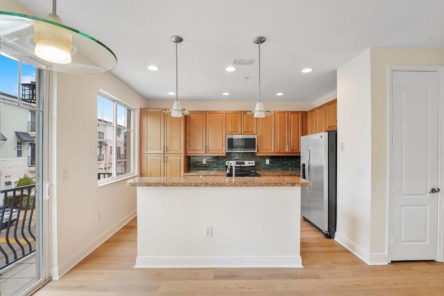 560 NW 39th Circle 560, Boca Raton, FL 33431