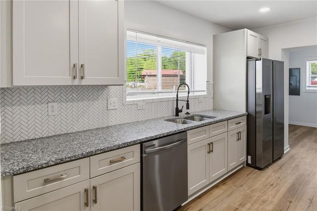 707 Martin Luther King Jr Boulevard, Lexington, NC 27292