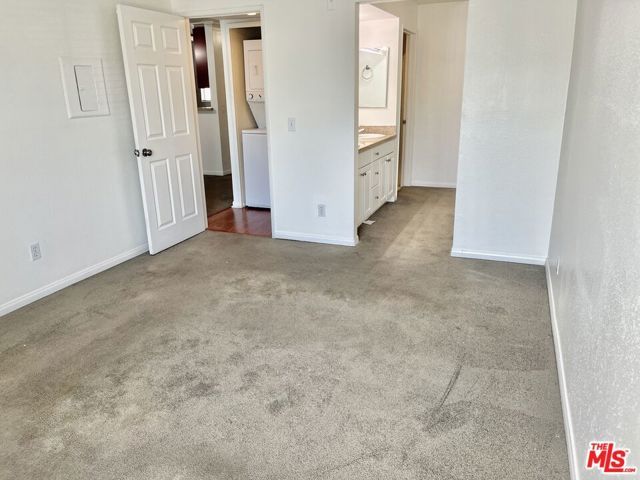 5530 Owensmouth Avenue 223, Woodland Hills (los Angeles), CA 91367