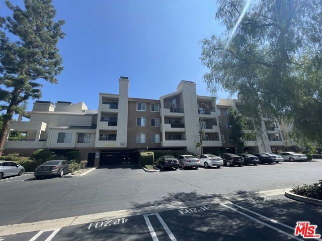 5530 Owensmouth Avenue 223, Woodland Hills (los Angeles), CA 91367