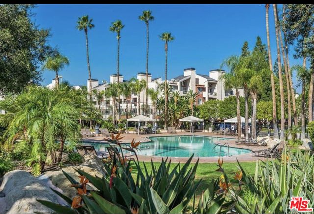 5530 Owensmouth Avenue 223, Woodland Hills (los Angeles), CA 91367