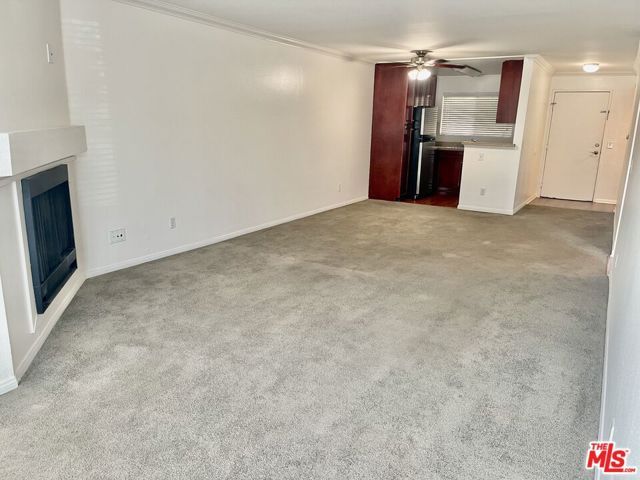 5530 Owensmouth Avenue 223, Woodland Hills (los Angeles), CA 91367