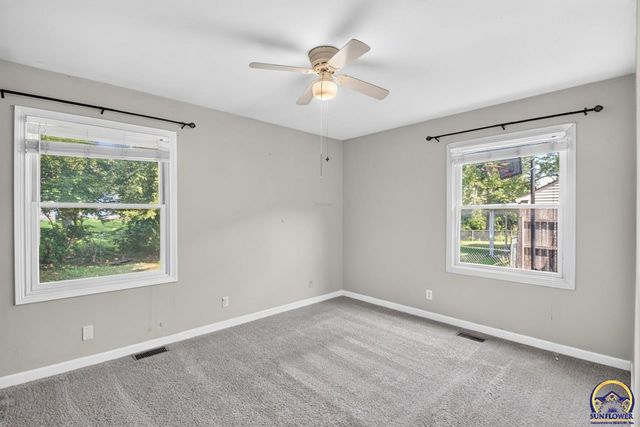 2833 SW Hillcrest RD, Topeka, KS 66614