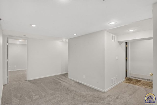 2833 SW Hillcrest RD, Topeka, KS 66614