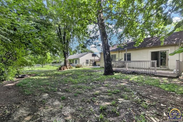 2833 SW Hillcrest RD, Topeka, KS 66614