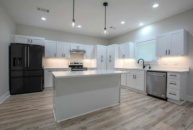 11408 E Stoney Point Court, Little Rock, AR 72211