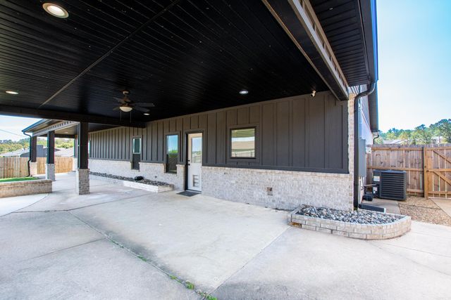 11408 E Stoney Point Court, Little Rock, AR 72211