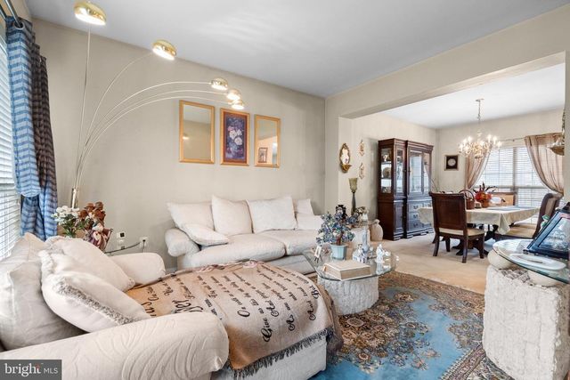 230 SUMMER GROVE DR, Kearneysville, WV 25430