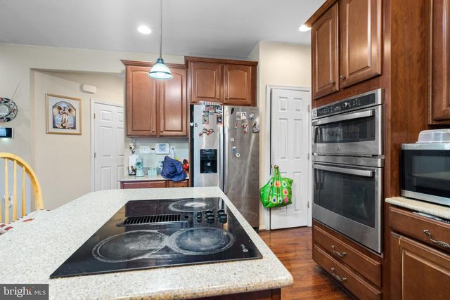 230 SUMMER GROVE DR, Kearneysville, WV 25430