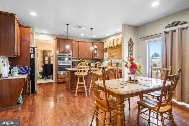 230 SUMMER GROVE DR, Kearneysville, WV 25430