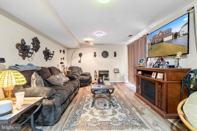 230 SUMMER GROVE DR, Kearneysville, WV 25430