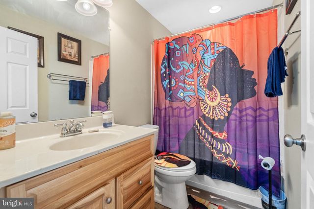 230 SUMMER GROVE DR, Kearneysville, WV 25430