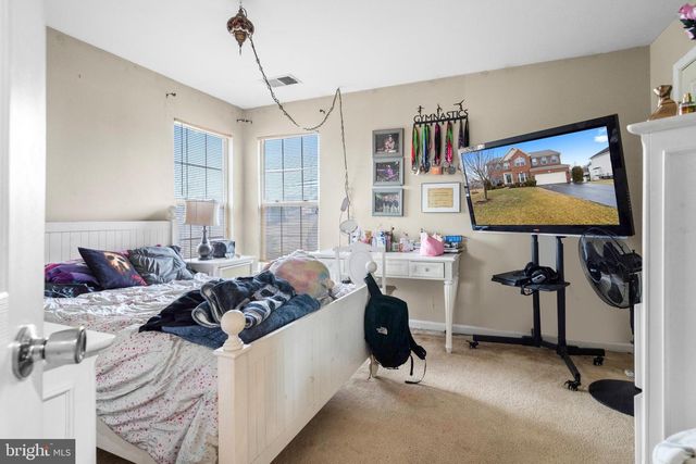 230 SUMMER GROVE DR, Kearneysville, WV 25430