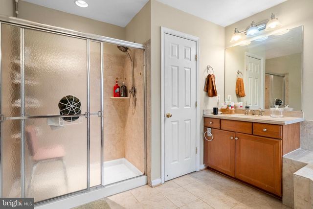 230 SUMMER GROVE DR, Kearneysville, WV 25430