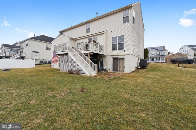 230 SUMMER GROVE DR, Kearneysville, WV 25430