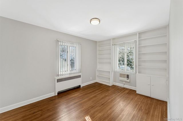 232 Round Hill Road, Roslyn Heights, NY 11577