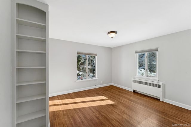 232 Round Hill Road, Roslyn Heights, NY 11577