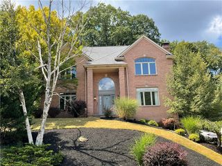 115 Radcliff Dr, Ross Twp, PA 15237