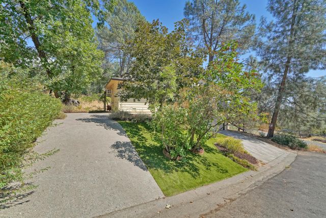 3189 Verde Robles Dr, Camino, CA 95709