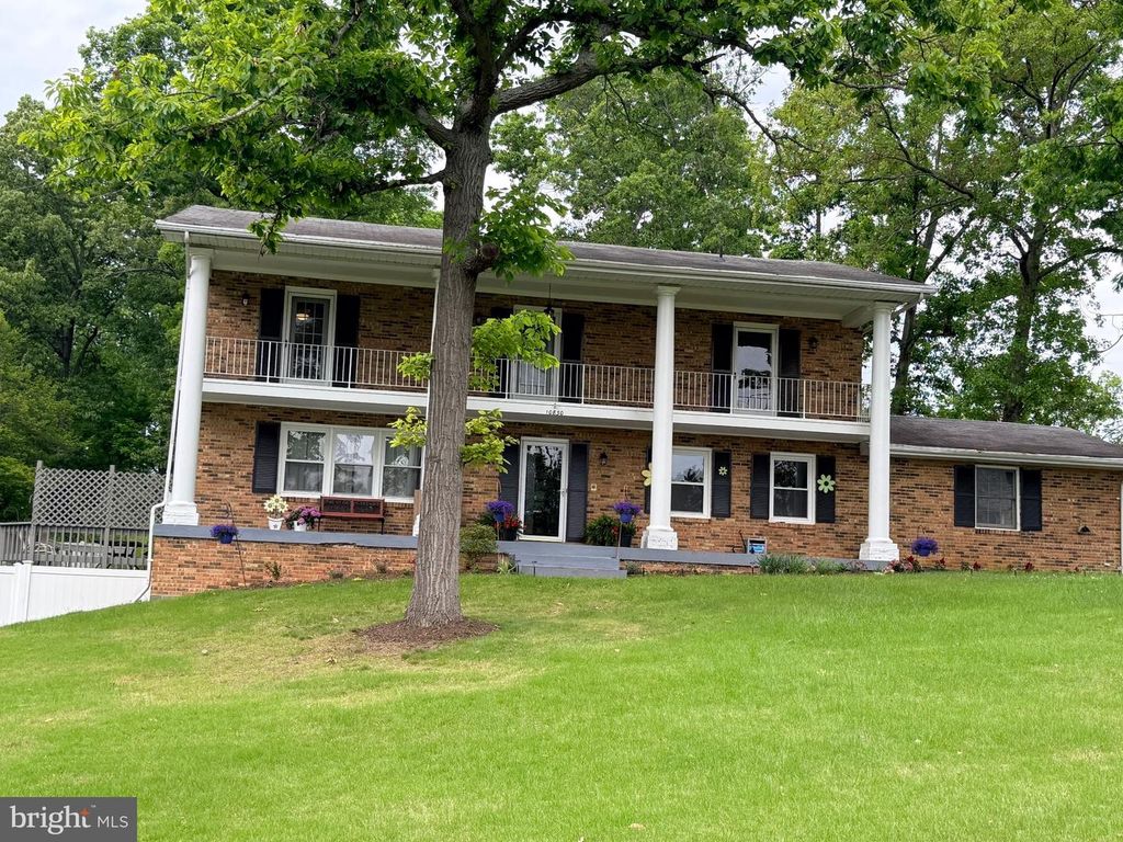 10830 GREENE DR, Lorton, VA 22079