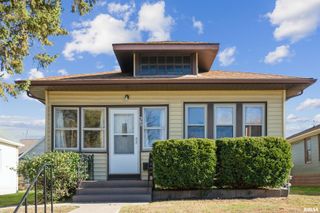 305 8TH Street, Silvis, IL 61282