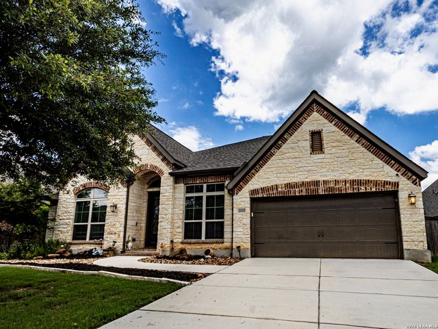 2620 MALBOONA MEWS DR, New Braunfels, TX 78132