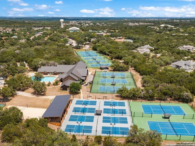 2620 MALBOONA MEWS DR, New Braunfels, TX 78132