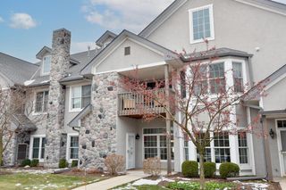 N30W23021 Pineview CIRCLE #3, Pewaukee, WI 53072