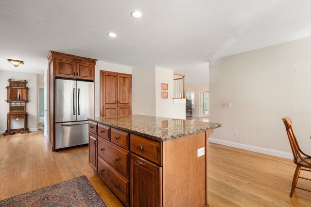 3 Summerland Way 3, Worcester, MA 01609