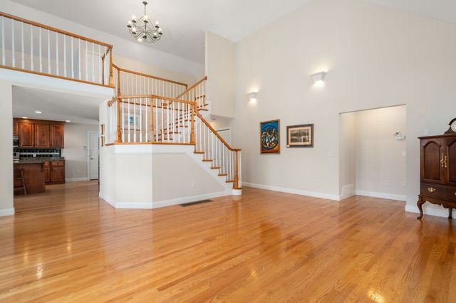 3 Summerland Way 3, Worcester, MA 01609