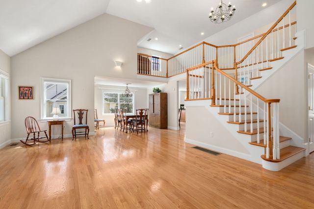 3 Summerland Way 3, Worcester, MA 01609