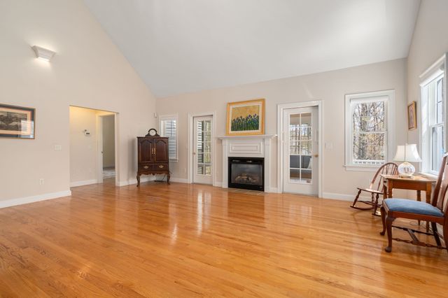 3 Summerland Way 3, Worcester, MA 01609