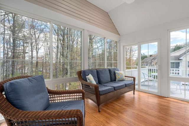 3 Summerland Way 3, Worcester, MA 01609