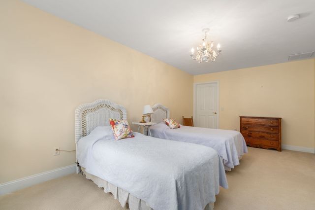 3 Summerland Way 3, Worcester, MA 01609