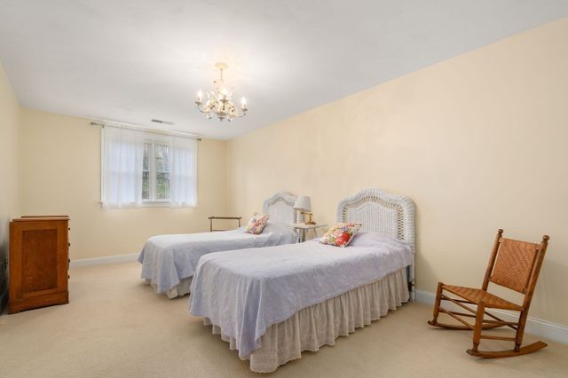 3 Summerland Way 3, Worcester, MA 01609