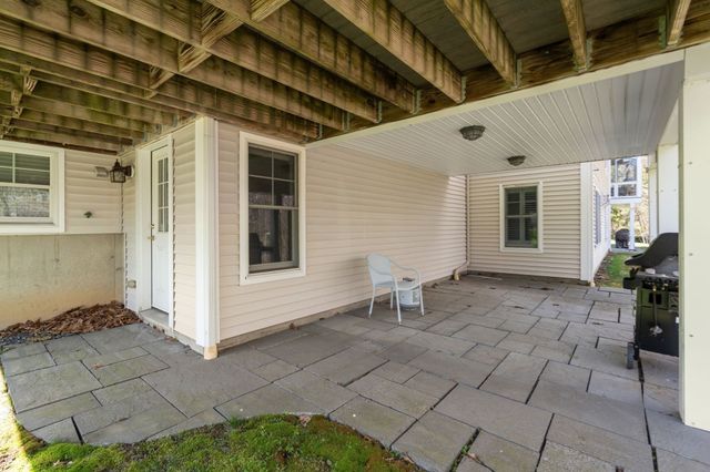 3 Summerland Way 3, Worcester, MA 01609