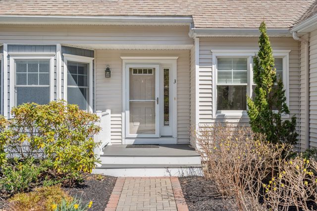 3 Summerland Way 3, Worcester, MA 01609