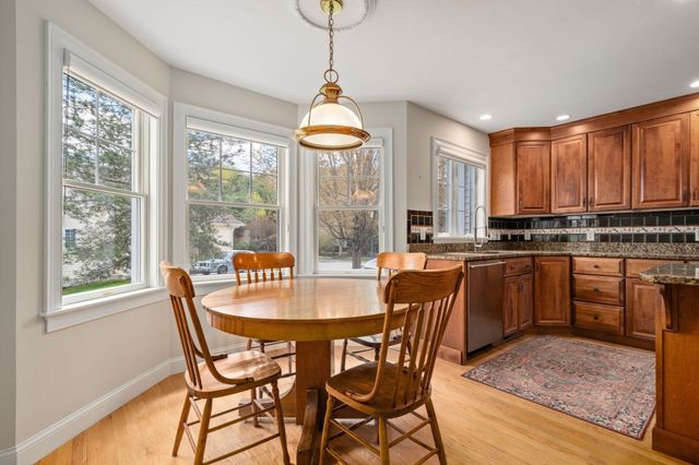 3 Summerland Way 3, Worcester, MA 01609