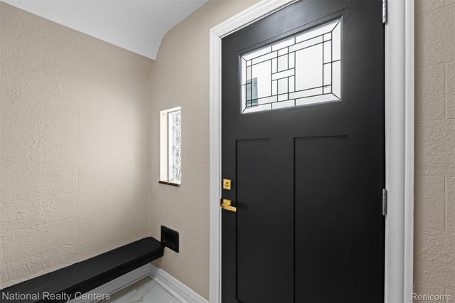 15422 Gilchrist Street, Detroit, MI 48227